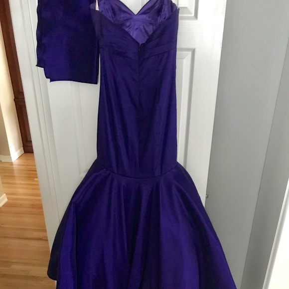 Mac Duggal Gown Size 10 - Picture 3 of 5